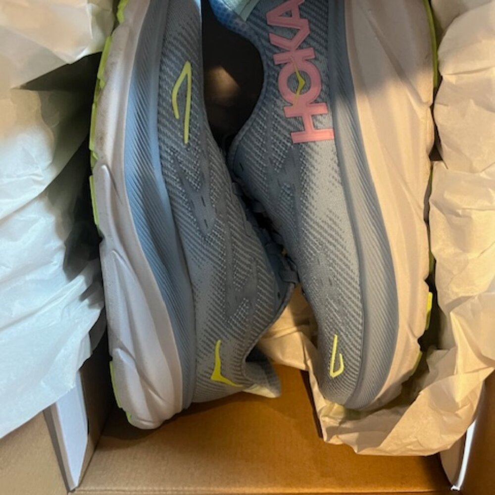 Hoka One clifton 9 women's size 7.5   color:dusk / pink twilight
